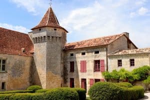 chateau médiéval en Dordogne